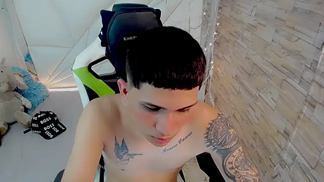 Brayan lopezz online show from 03/17/25, 03:50