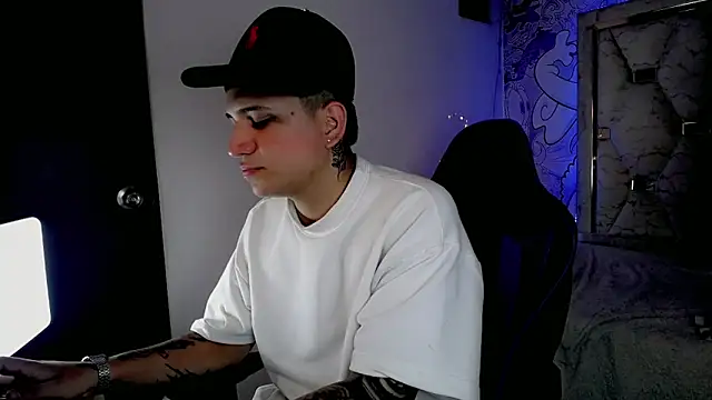 Snapshot of Brayan_lopezz chatting on 04/25/26, 02:14 Brayan lopezz online show from 04/25/26, 02:14