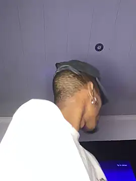 Snapshot of BlueIceCube chatting on 03/18/25, 12:47 BlueIceCube online show from 03/18/25, 12:47