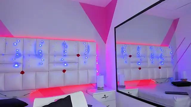 Snapshot of Salome_rouse1 chatting on 01/26/25, 06:06 Salome rouse1 online show from 01/26/25, 06:06