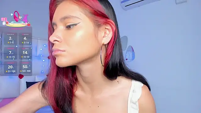 Snapshot of Salome_rouse1 chatting on 03/07/25, 08:55 Salome rouse1 online show from 03/07/25, 08:55