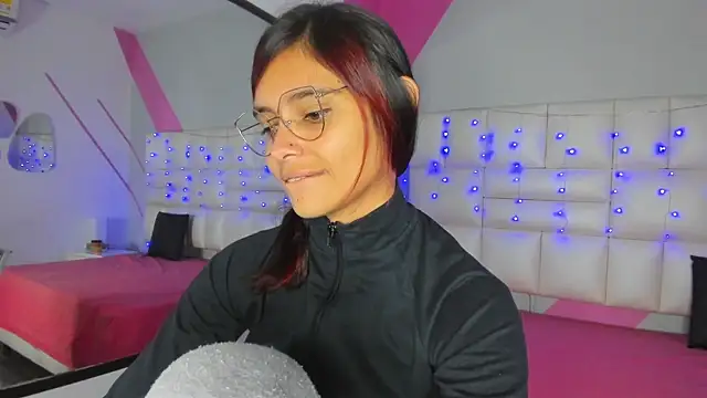 Snapshot of Salome_rouse1 chatting on 10/03/25, 04:37 Salome rouse1 online show from 10/03/25, 04:37