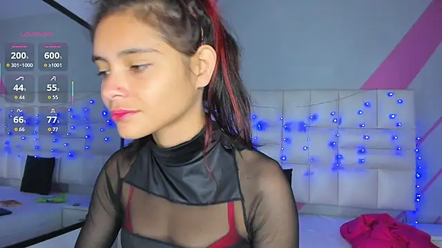 Snapshot of Salome_rouse1 chatting on 10/04/25, 08:51 Salome rouse1 online show from 10/04/25, 08:51