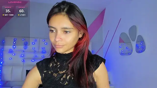 Snapshot of Salome_rouse1 chatting on 10/08/25, 11:35 Salome rouse1 online show from 10/08/25, 11:35