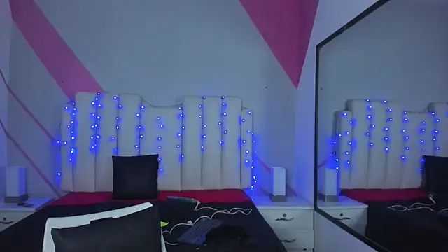 Snapshot of Salome_rouse1 chatting on 11/24/25, 09:25 Salome rouse1 online show from 11/24/25, 09:25