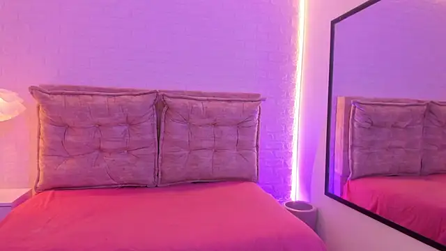 Snapshot of Salome_rouse1 chatting on 11/29/25, 12:02 Salome rouse1 online show from 11/29/25, 12:02