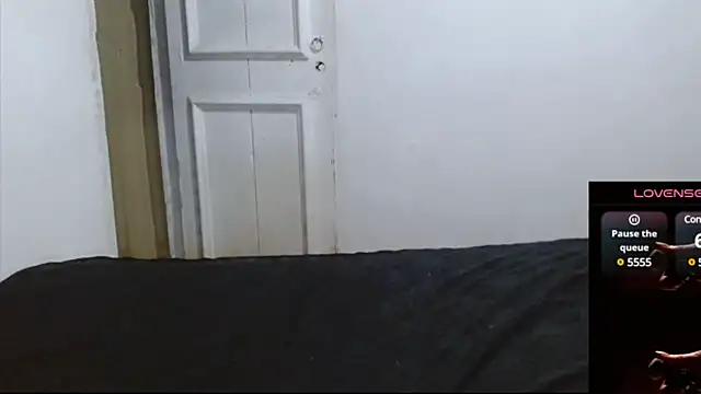 Snapshot of cherrydelioncourt chatting on 01/05/25, 06:46 cherrydelioncourt online show from 01/05/25, 06:46