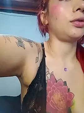 Snapshot of cherrydelioncourt chatting on 03/23/25, 07:31 cherrydelioncourt online show from 03/23/25, 07:31