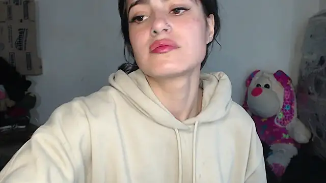 Snapshot of skinny_sweet2411 chatting on 11/28/25, 12:52 skinny sweet2411 online show from 11/28/25, 12:52