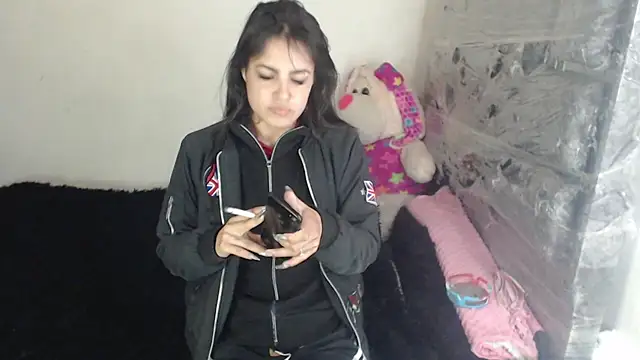 Snapshot of skinny_sweet2411 chatting on 12/01/25, 08:52 skinny sweet2411 online show from 12/01/25, 08:52