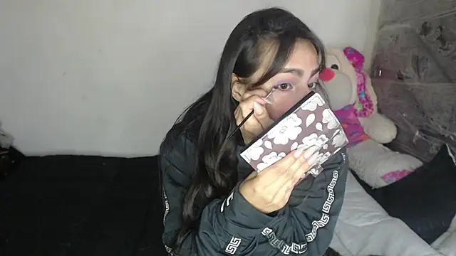 Snapshot of skinny_sweet2411 chatting on 12/20/25, 12:07 skinny sweet2411 online show from 12/20/25, 12:07