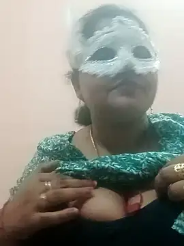 Snapshot of seemi_bhabhi chatting on 02/20/25, 02:35 seemi bhabhi online show from 02/20/25, 02:35