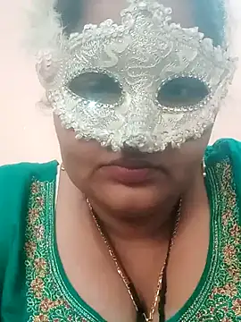 Snapshot of seemi_bhabhi chatting on 02/25/25, 02:25 seemi bhabhi online show from 02/25/25, 02:25