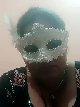 Snapshot of seemi_bhabhi chatting on 03/01/25, 04:54 seemi bhabhi online show from 03/01/25, 04:54