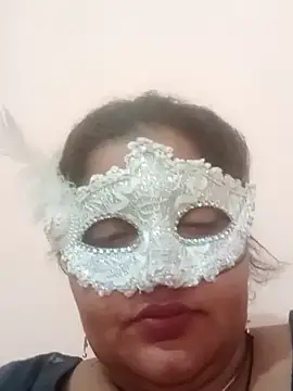 Snapshot of seemi_bhabhi chatting on 03/05/25, 05:07 seemi bhabhi online show from 03/05/25, 05:07