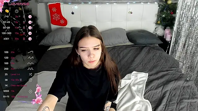 Snapshot of SweetyDeviliya chatting on 01/11/25, 06:14 SweetyDeviliya online show from 01/11/25, 06:14