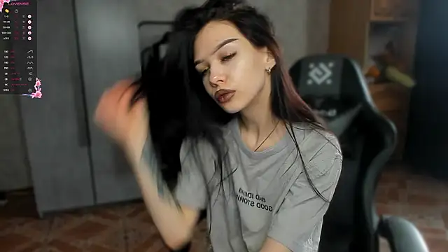 Snapshot of SweetyDeviliya chatting on 03/25/26, 11:27 SweetyDeviliya online show from 03/25/26, 11:27