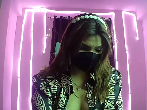 Snapshot of your_pokkie chatting on 02/13/25, 05:44 your pokkie online show from 02/13/25, 05:44