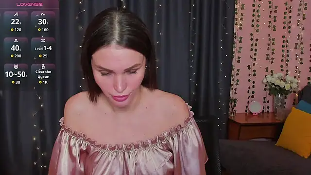 Snapshot of cross_the_line chatting on 04/04/26, 08:12 cross the line online show from 04/04/26, 08:12