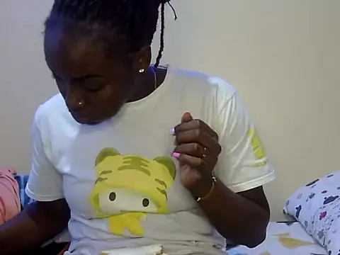 Snapshot of Chichii- chatting on 01/17/25, 10:56 Chichii- online show from 01/17/25, 10:56