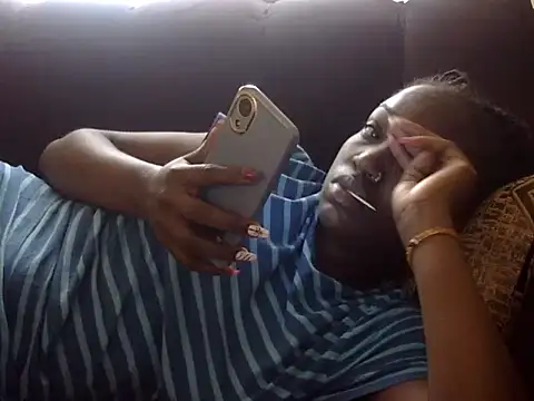 Snapshot of Chichii- chatting on 02/27/25, 09:11 Chichii- online show from 02/27/25, 09:11