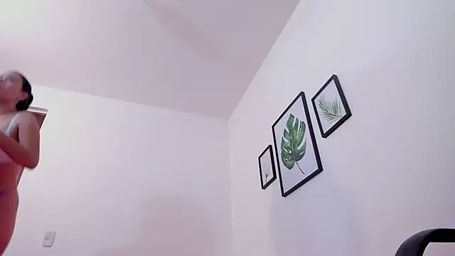 Snapshot of Rousse_blue chatting on 12/19/24, 03:51 Rousse blue online show from 12/19/24, 03:51