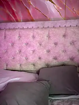 Snapshot of Rousse_blue chatting on 10/31/25, 03:51 Rousse blue online show from 10/31/25, 03:51