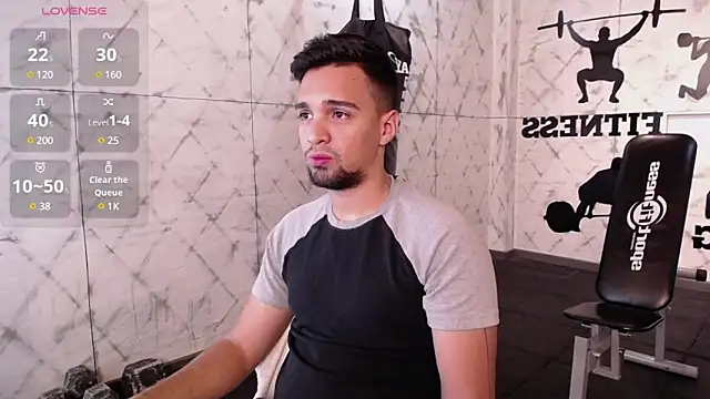 Snapshot of Edward_max chatting on 01/30/25, 03:44 Edward max online show from 01/30/25, 03:44