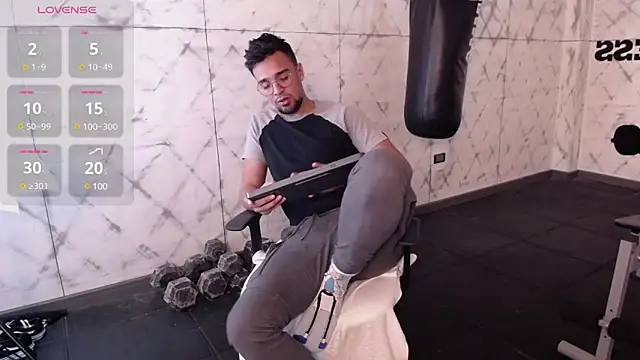 Snapshot of Edward_max chatting on 01/30/25, 06:46 Edward max online show from 01/30/25, 06:46