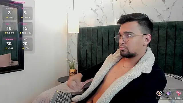 Snapshot of Edward_max chatting on 01/31/25, 06:35 Edward max online show from 01/31/25, 06:35