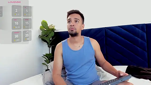 Snapshot of Edward_max chatting on 02/02/25, 03:43 Edward max online show from 02/02/25, 03:43