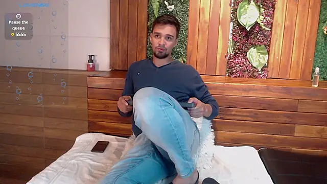 Snapshot of Edward_max chatting on 02/03/25, 03:31 Edward max online show from 02/03/25, 03:31