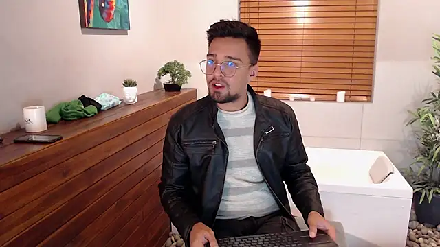 Snapshot of Edward_max chatting on 02/05/25, 03:13 Edward max online show from 02/05/25, 03:13