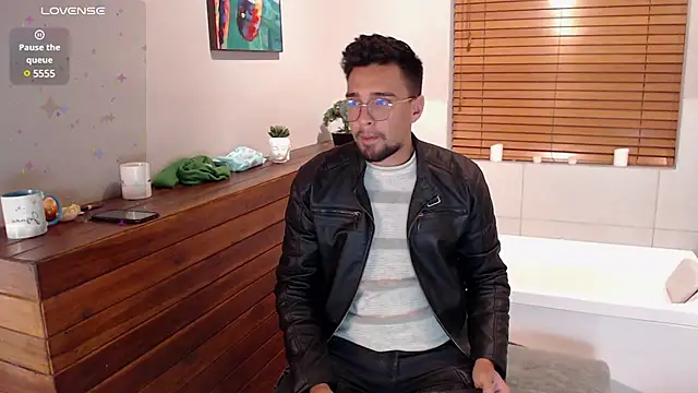 Snapshot of Edward_max chatting on 02/05/25, 06:13 Edward max online show from 02/05/25, 06:13