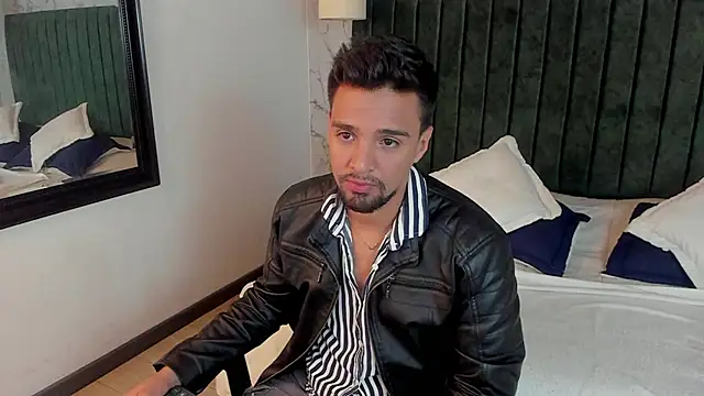 Snapshot of Edward_max chatting on 02/07/25, 12:39 Edward max online show from 02/07/25, 12:39