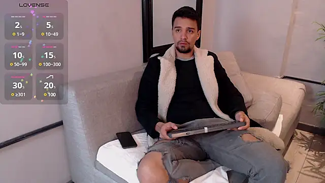 Snapshot of Edward_max chatting on 02/08/25, 03:30 Edward max online show from 02/08/25, 03:30