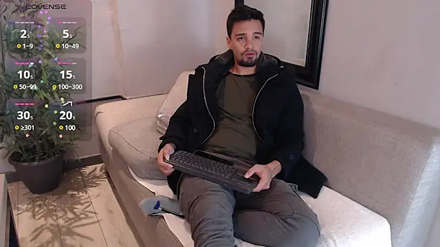 Snapshot of Edward_max chatting on 02/10/25, 03:57 Edward max online show from 02/10/25, 03:57