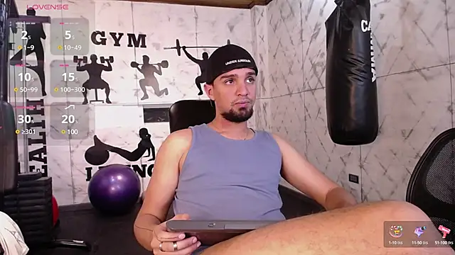 Snapshot of Edward_max chatting on 02/20/25, 08:50 Edward max online show from 02/20/25, 08:50