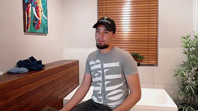 Snapshot of Edward_max chatting on 02/22/25, 03:45 Edward max online show from 02/22/25, 03:45