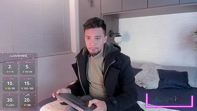 Snapshot of Edward_max chatting on 03/07/25, 04:02 Edward max online show from 03/07/25, 04:02