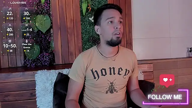 Snapshot of Edward_max chatting on 03/17/25, 03:14 Edward max online show from 03/17/25, 03:14