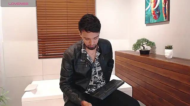 Snapshot of Edward_max chatting on 03/22/25, 03:41 Edward max online show from 03/22/25, 03:41