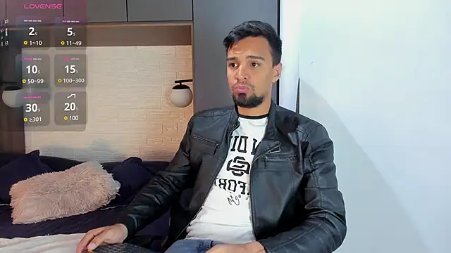 Snapshot of Edward_max chatting on 03/23/25, 03:43 Edward max online show from 03/23/25, 03:43