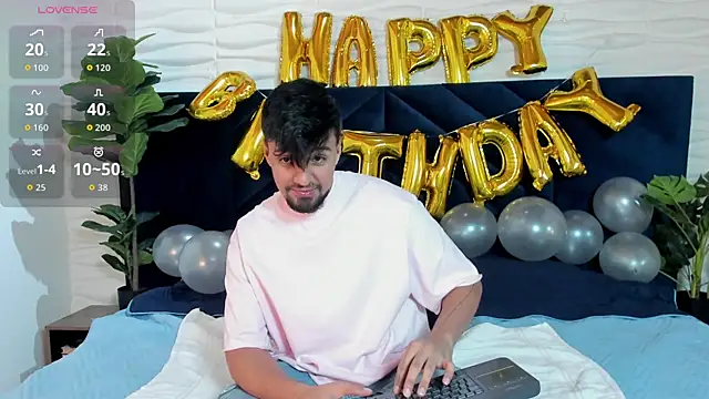 Snapshot of Edward_max chatting on 09/20/25, 04:02 Edward max online show from 09/20/25, 04:02