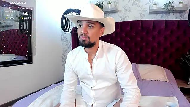 Snapshot of Edward_max chatting on 09/30/25, 03:55 Edward max online show from 09/30/25, 03:55