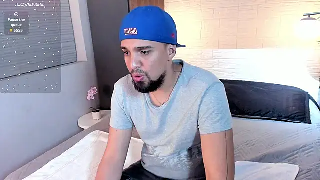 Snapshot of Edward_max chatting on 10/05/25, 03:49 Edward max online show from 10/05/25, 03:49