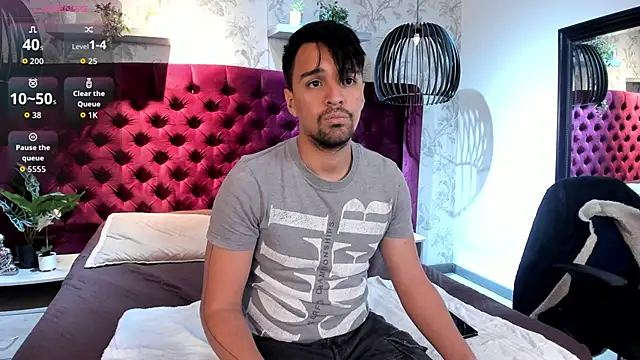 Snapshot of Edward_max chatting on 10/10/25, 03:38 Edward max online show from 10/10/25, 03:38