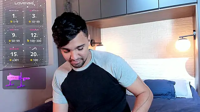 Snapshot of Edward_max chatting on 10/24/25, 04:09 Edward max online show from 10/24/25, 04:09