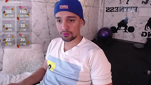 Snapshot of Edward_max chatting on 10/29/25, 04:04 Edward max online show from 10/29/25, 04:04