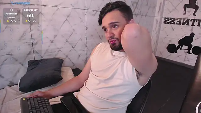 Snapshot of Edward_max chatting on 11/22/25, 03:38 Edward max online show from 11/22/25, 03:38